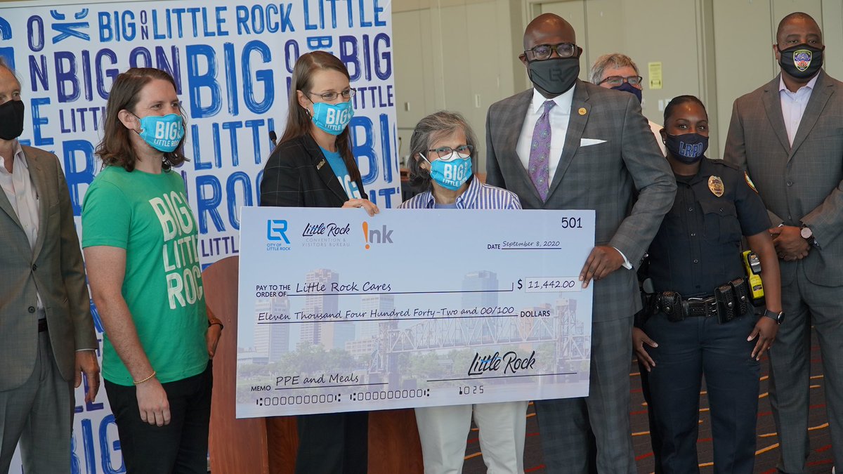 FrankScottJr's tweet photo. #UniteLR—Thank you to @LittleRockCVB for donating to #LRCares fund from the sale of Big on Little Rock t-shirts. Proud to accept the check w/our partners who have provides services during this pandemic including @lrsd @pcssdschools @ClintonCenter @ClintonFdn & @ARHungerRelief! https://t.co/BXM2d9T9oX