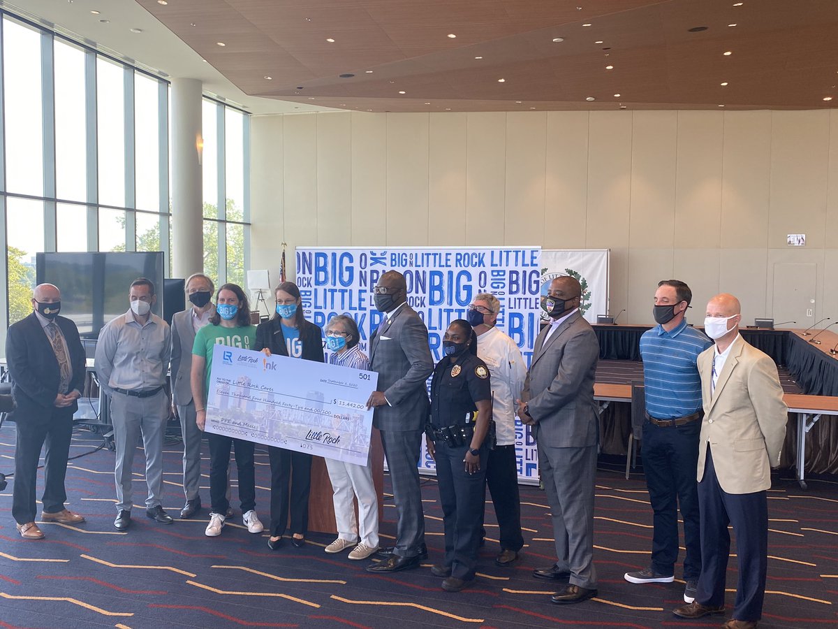 FrankScottJr's tweet photo. #UniteLR—Thank you to @LittleRockCVB for donating to #LRCares fund from the sale of Big on Little Rock t-shirts. Proud to accept the check w/our partners who have provides services during this pandemic including @lrsd @pcssdschools @ClintonCenter @ClintonFdn & @ARHungerRelief! https://t.co/BXM2d9T9oX