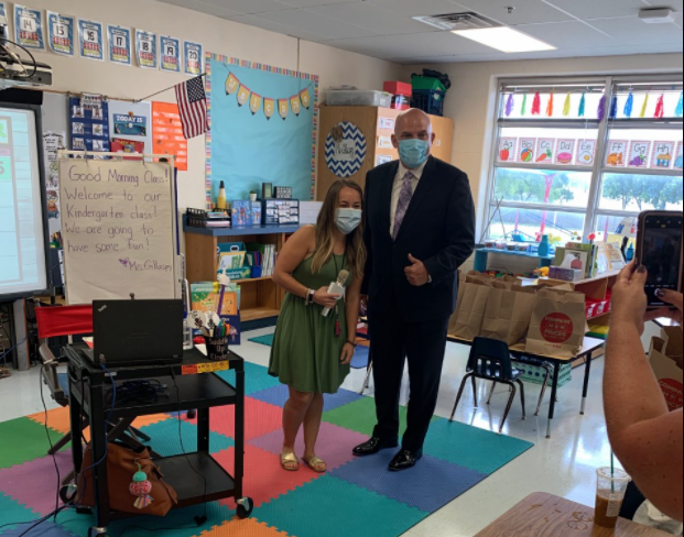 Great visit with our <a href="/RHillsFWISD/">Ridglea Hills Elementary School</a> Mustangs for our #FWISDFirstDay. Our teachers used new tools to get our students excited.