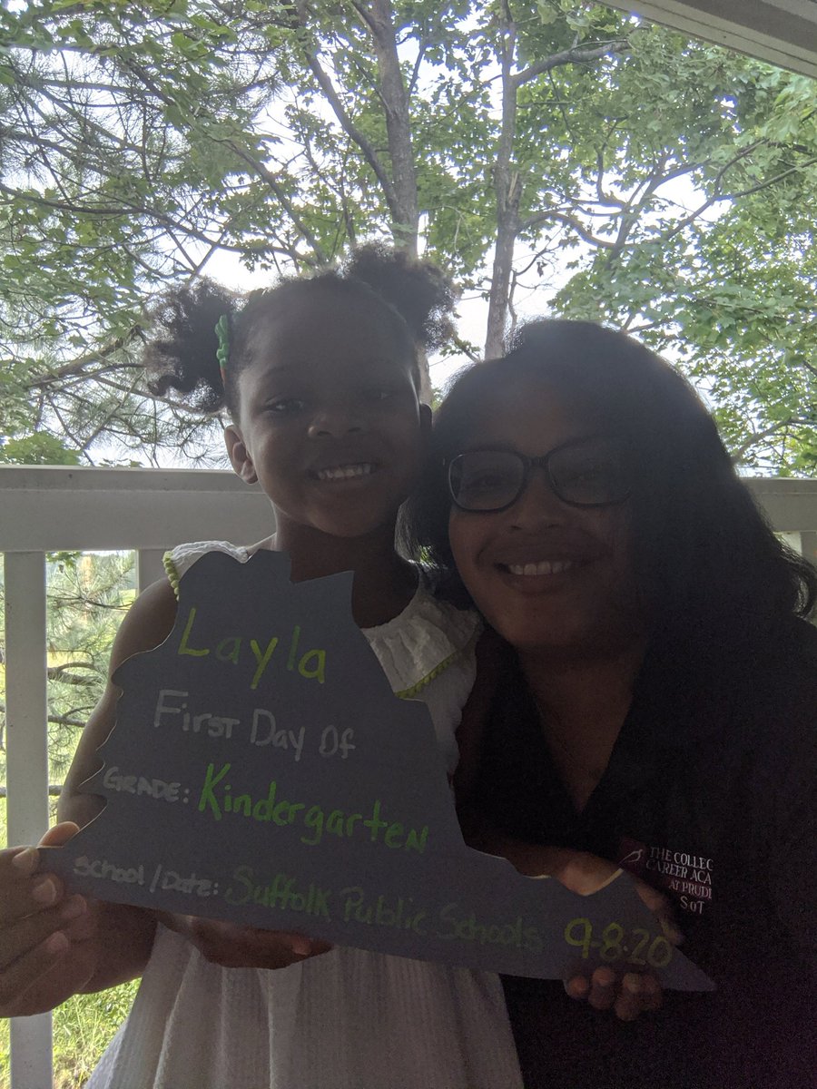 eb_yvette's tweet photo. My daughter had an amazing 1st day she loves her new teacher @iteachSUPERkids! Thank you so much for making her day one experience special. She keeps saying my teacher has wonder woman and aquaman in my class mommy. #suffolkstrong #spsstrong #militaryfamily https://t.co/mXkhVL0cCS