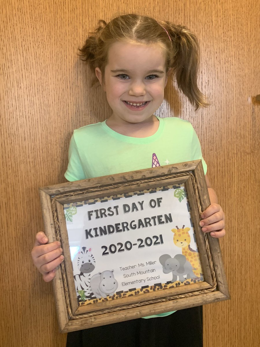 MrsLaneSMEK's tweet image. More 1st day of Kindergarten photos! 🦓🦍🐘🐆🐅 #SMESafari #reCONNECTnycsd #firstdayofk