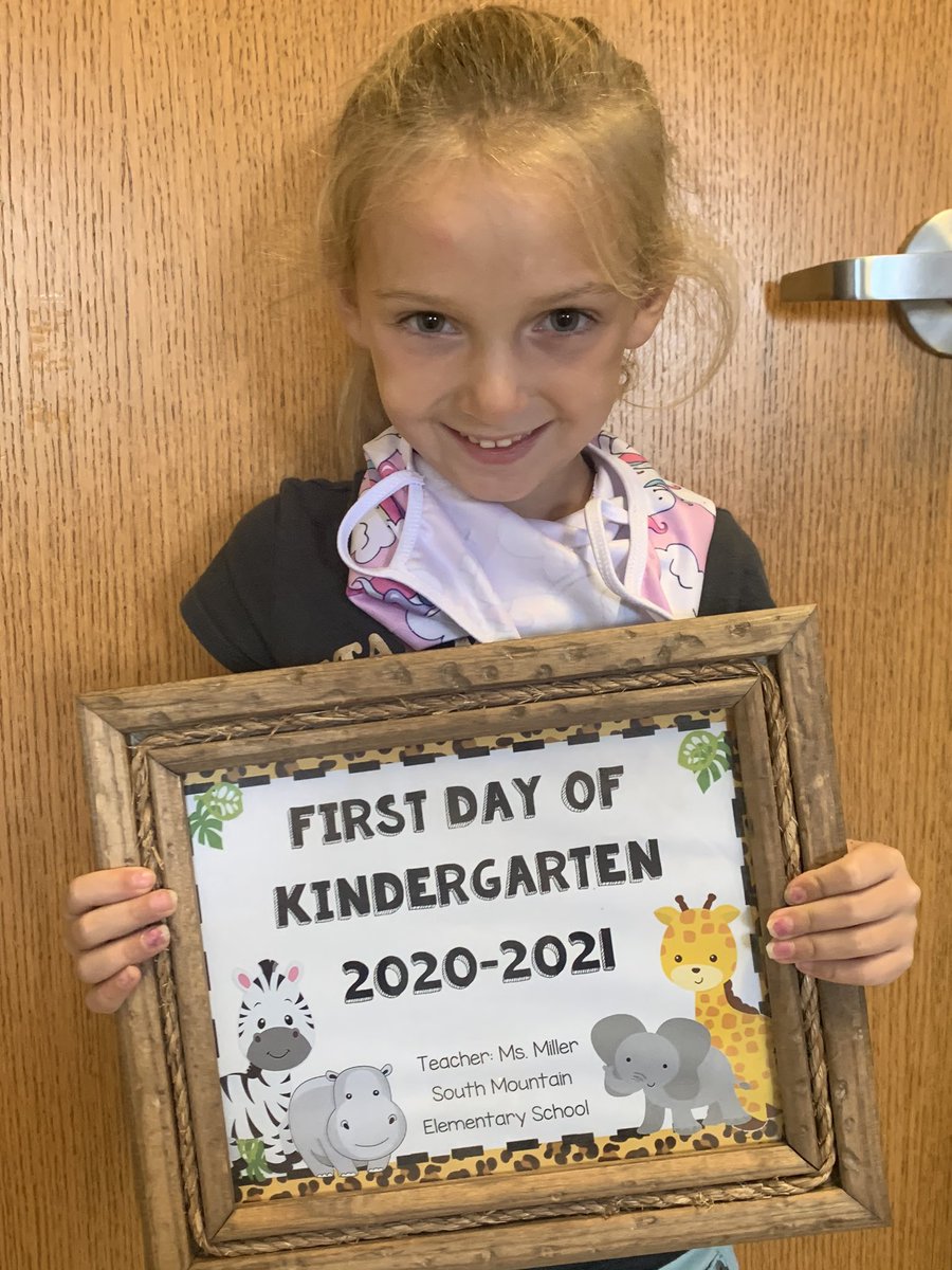 MrsLaneSMEK's tweet image. More 1st day of Kindergarten photos! 🦓🦍🐘🐆🐅 #SMESafari #reCONNECTnycsd #firstdayofk