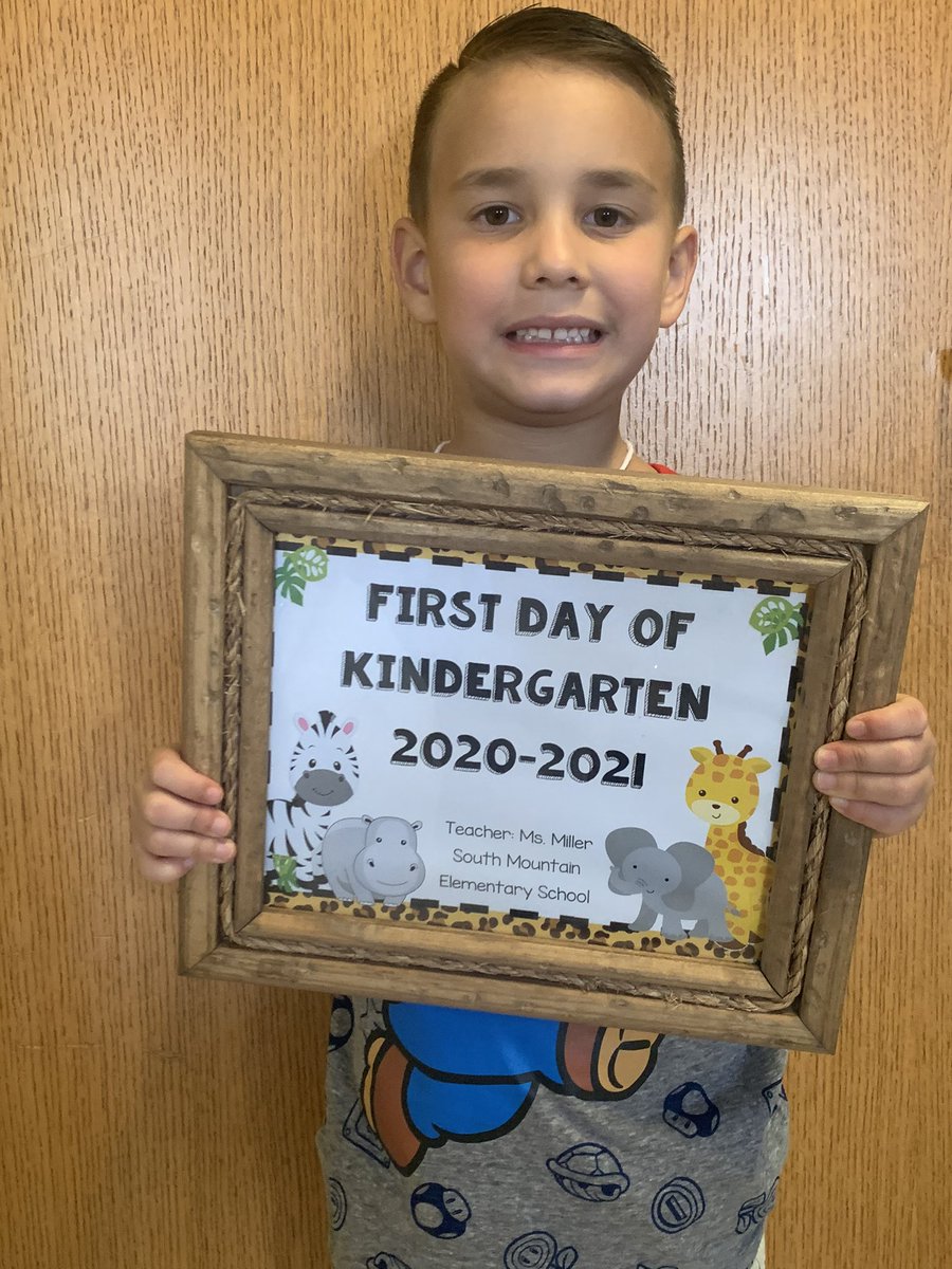 MrsLaneSMEK's tweet image. More 1st day of Kindergarten photos! 🦓🦍🐘🐆🐅 #SMESafari #reCONNECTnycsd #firstdayofk