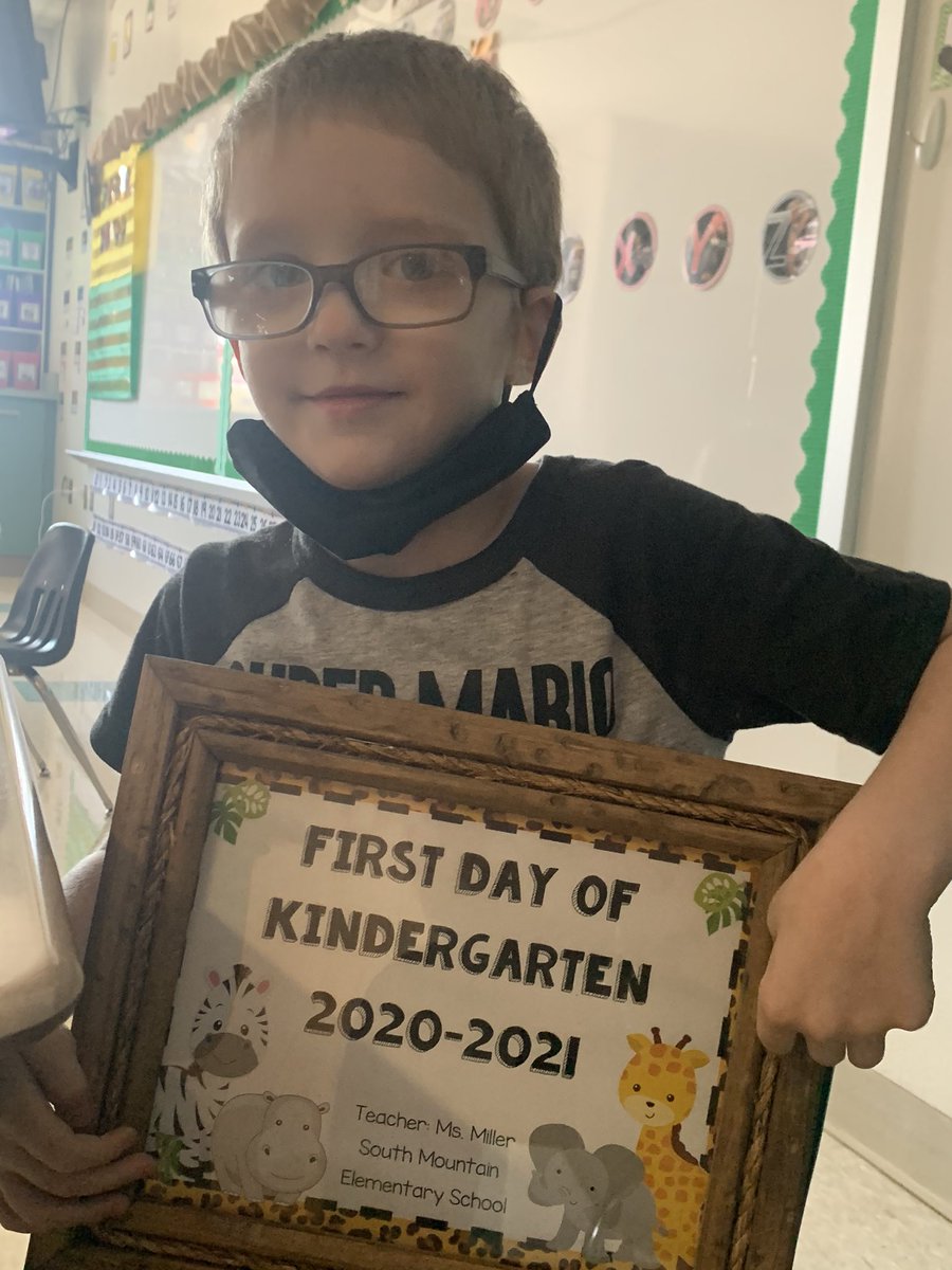 MrsLaneSMEK's tweet image. More 1st day of Kindergarten photos! 🦓🦍🐘🐆🐅 #SMESafari #reCONNECTnycsd #firstdayofk