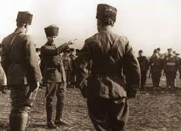 Mustafa Kemal, qui a été très ému de ces présents symboliques, a fait un discours très émouvant.