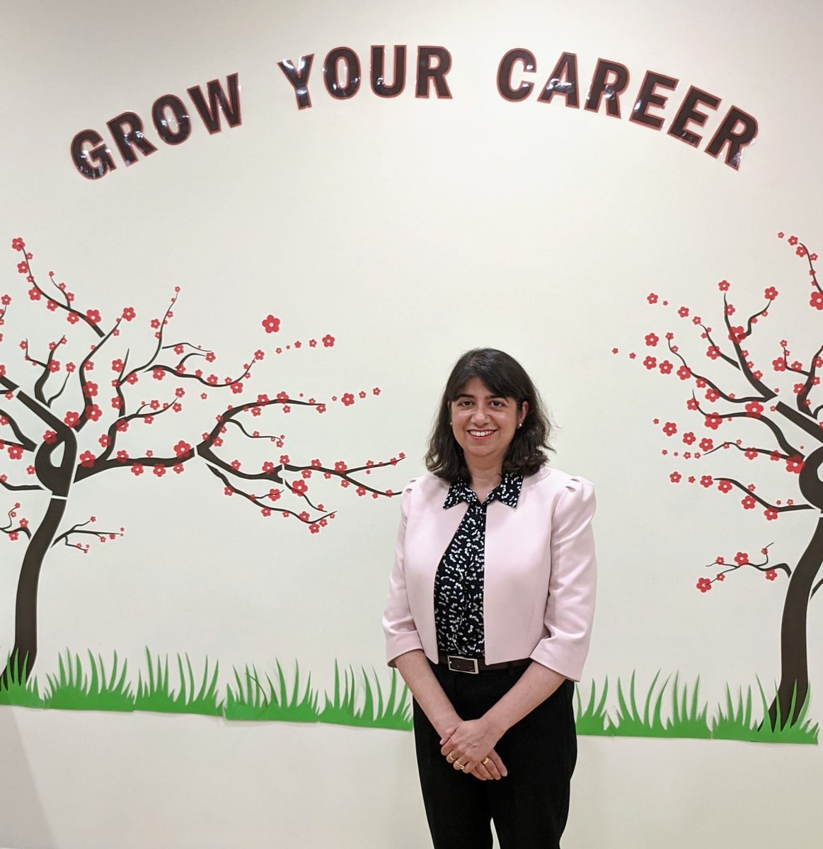 SeemaMalhotra1's tweet photo. I’m keen to hear from anyone wanting to help with ad hoc mentoring &amp; employability support eg reviewing CVs. I’ll be writing to employers to ask them to help provide work opportunities with Kickstart - we all have a role to play to give young people the best chance in life. 2/2 https://t.co/HQ1cTO4FLH