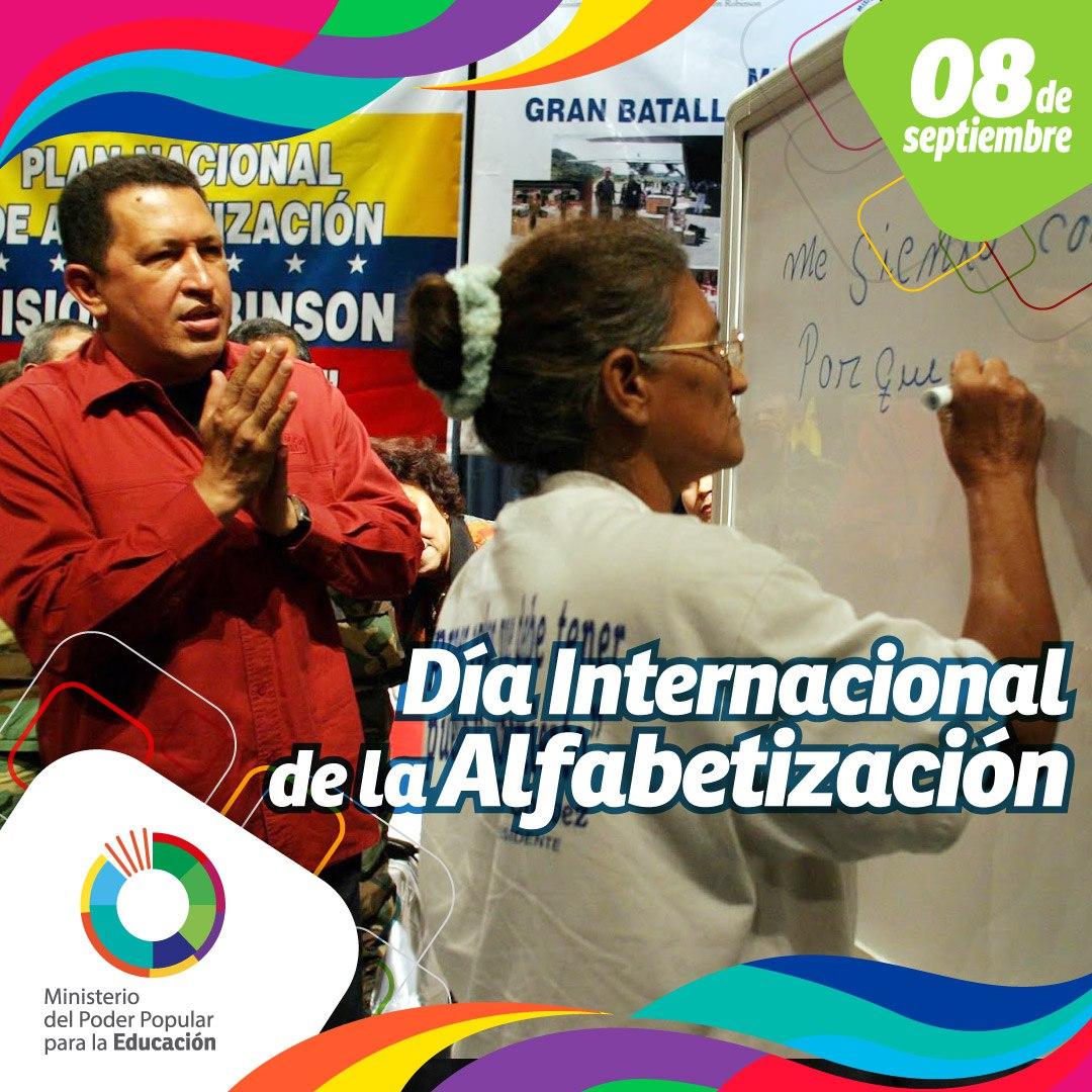 #EFEMÉRIDE | Desde 1967, el Día Internacional de la Alfabetización se celebra cada año en todo el mundo para recordarle al público la importancia de la alfabetización como factor de dignidad y de derechos humanos. @psuvaristobulo <a href="/NicolasMaduro/">Nicolás Maduro</a>  #SolidaridadEntreLosPueblos