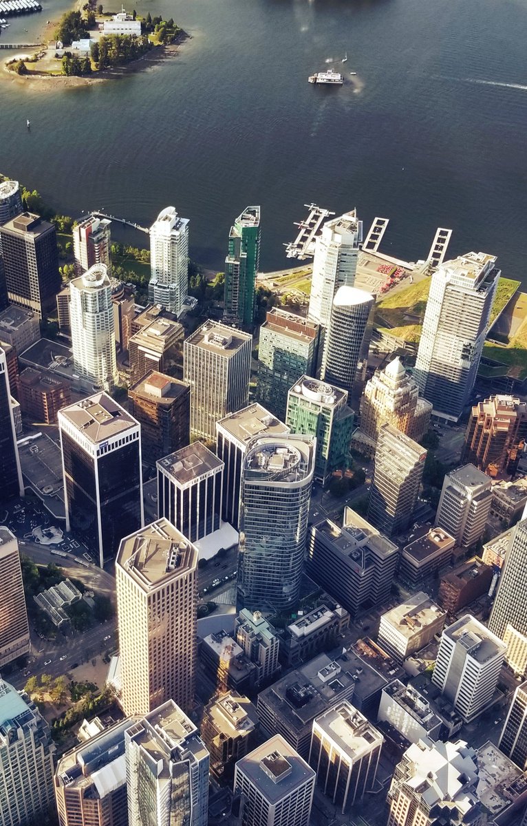 TrishJewison's tweet photo. Hello down there! 👋🚁 #Vancouver #YVR #vancity #helicopterlife @AM730Traffic @GlobalBC @CKNW https://t.co/TmB5hxsbQb