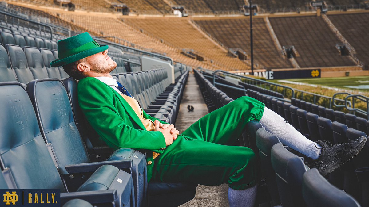 FightingIrish's tweet photo. Wake up the echoes — and @NDTheLeprechaun.

It’s finally 𝗚𝗔𝗠𝗘𝗗𝗔𝗬.

#GoIrish #BeatDuke https://t.co/XCFt1hCxBc