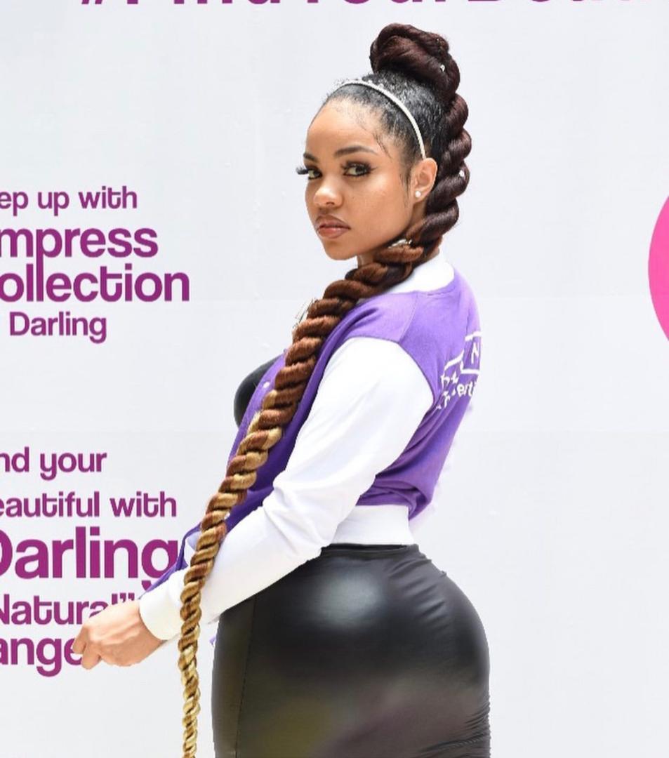 Akwaugo45349429's tweet photo. Her name is NENGI....d most beautiful girl in d house.....beauty with brain....our manipulator...keep making us proud.... congrats jare....d richest housemate
#bbnaija
#teambraid
#NengiTillTheEnd https://t.co/TDYNHcAOj3