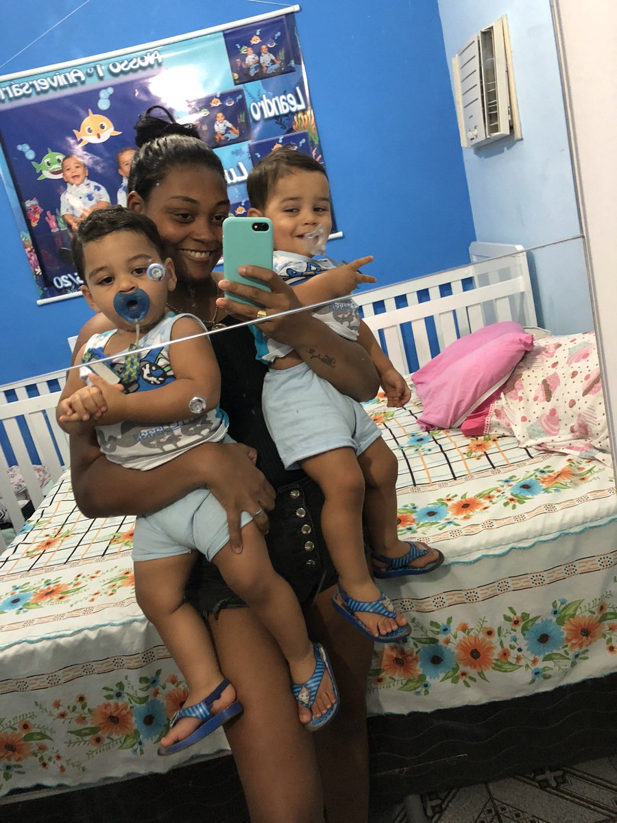 crf_thataa's tweet photo. Foquem no Leandro fazendo o “2” 🤣, eu tô ferrada 🥰🤣🤣 https://t.co/JMVAf4GK9i