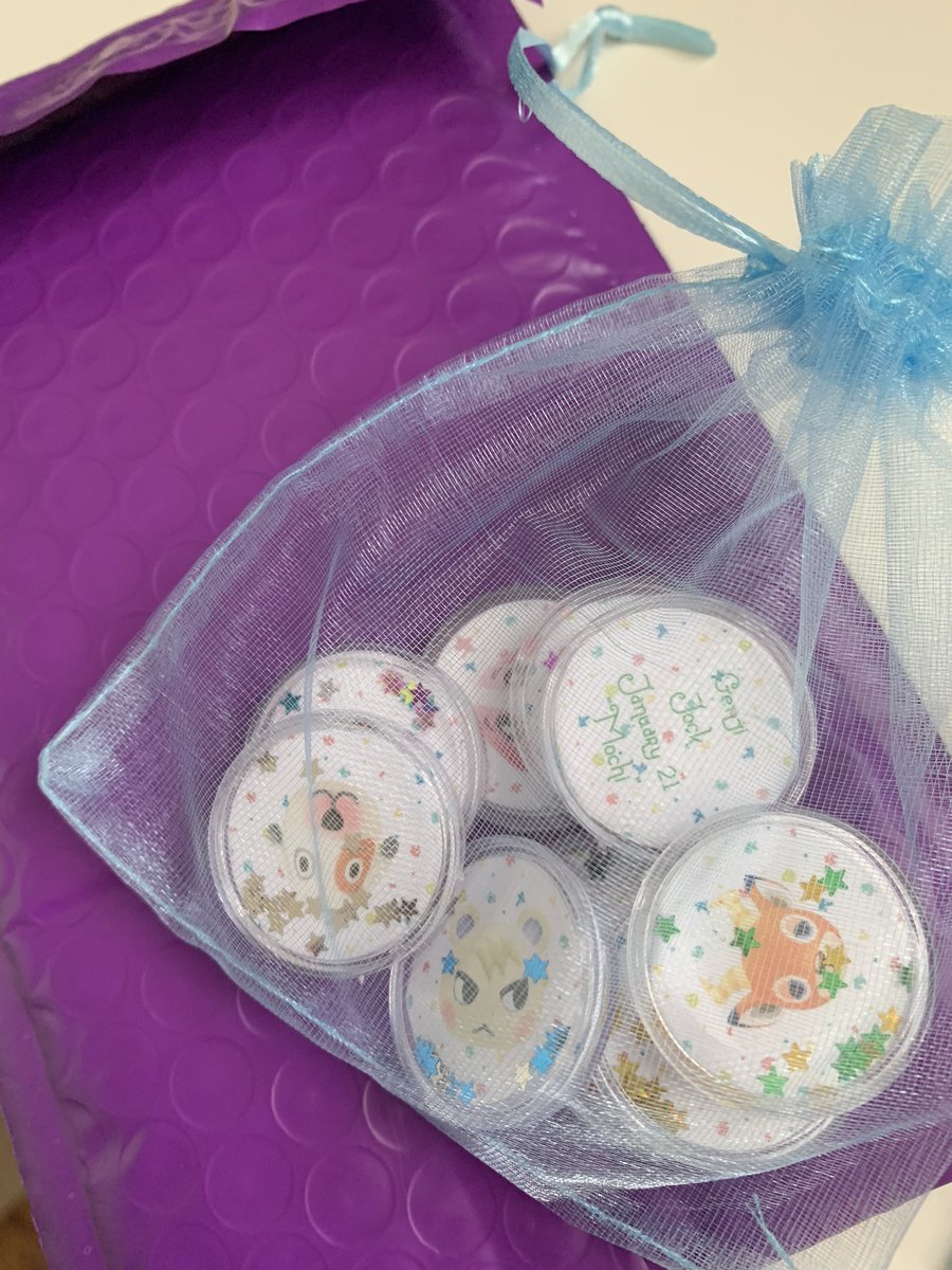 mikaraisu's tweet photo. henlo! im making amiibos! i’ve been trying to find a “big girl” job w/ no luck so far. i’m still applying but i opened an etsy shop for $3.60 amiibo coins! prices were upped slightly since i now do free shipping! 
RT’s help as well! 

https://t.co/rTN7P5tDuk

#acnh #acntrade https://t.co/9r4ZKg4wFx