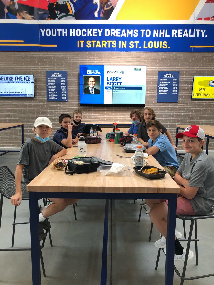 TPH StL CoE: Year 1, Week 1, Day 1!! ✔️
•
•
•
#TPH #StLouis 
#StudyTrainPlay 
#school #Hockey 
#studentathletes