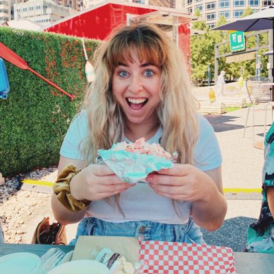 KyleeGregg's tweet photo. Been dreamin’ about rolls for months now. Finally made that dream come true. 🦞  #NewProfilePic https://t.co/ezktWzZwJp