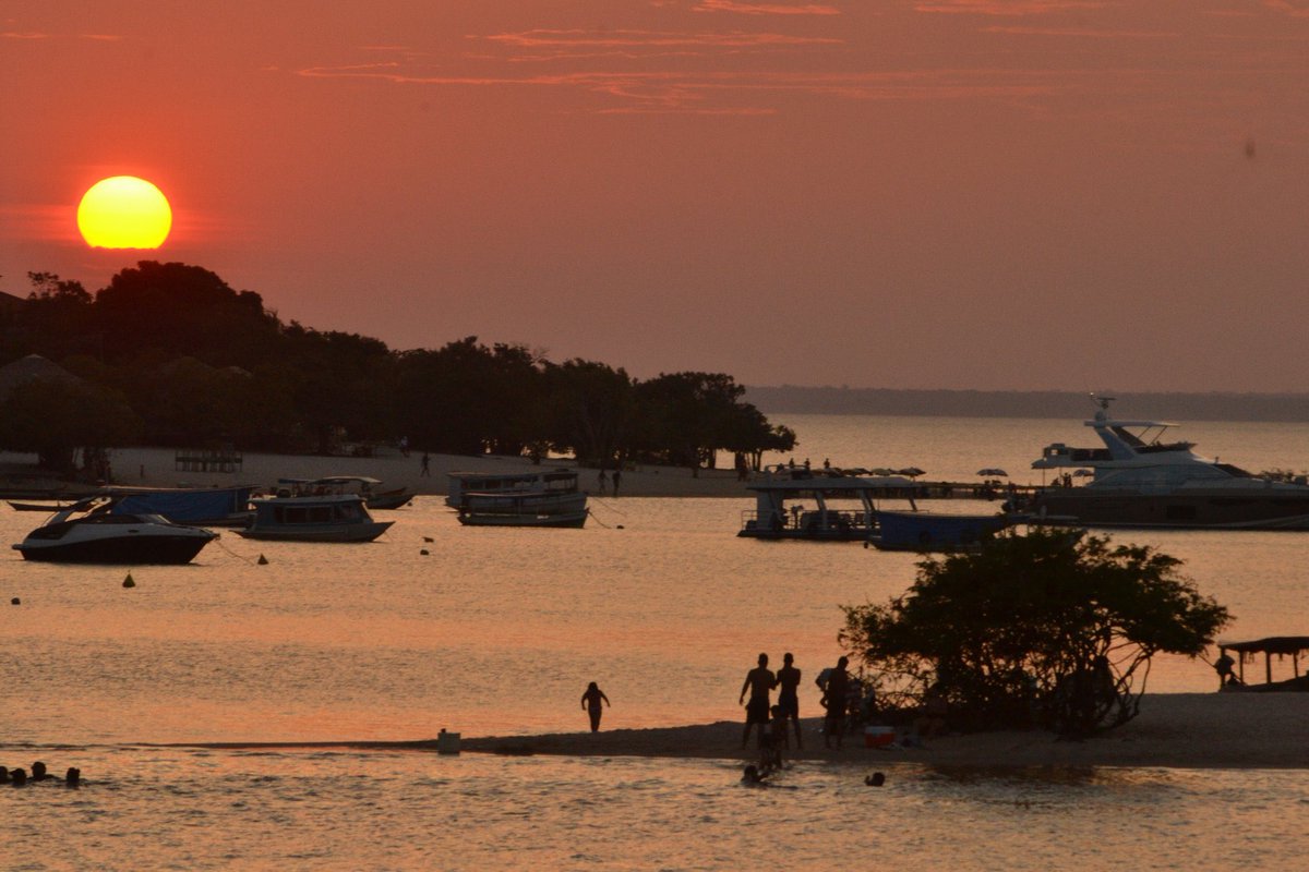 advkovalski's tweet photo. Os encantos e as maravilhas do pór do sol na Praia de Alter do Chão, o “Caribe da Amazônia”.
_
Um lugar mágico, localizado às margens do rio Tapajós, poucos km de Itaituba 🌅🏖💛
_
#cidadepepita #sunsetphotography #sunsetbrasil #praiasbrasileiras #amazonianforest #alterdochao https://t.co/nXGzldaHCi