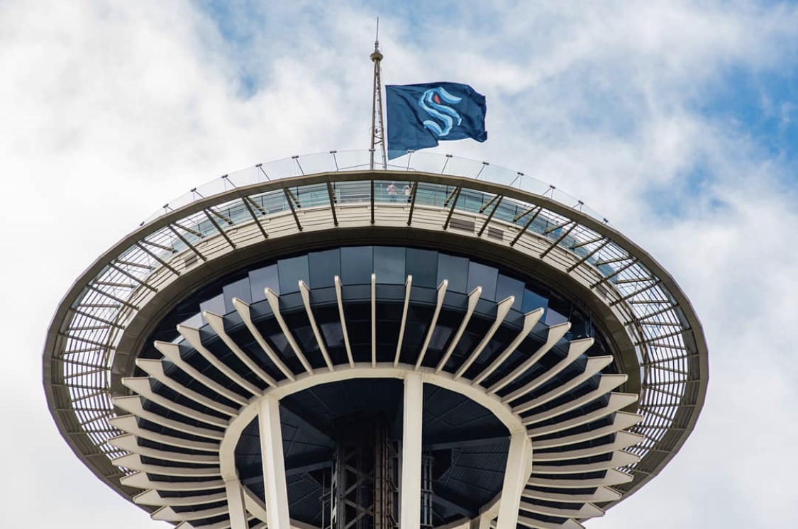 onnigroup's tweet photo. Welcome home, @seattlekraken!
Located in the center of South Lake Union, #OSLU is only steps away from the arena that's being built for the newest member of the NHL.
PC: eladiospartacus https://t.co/6BYyMiEOpD