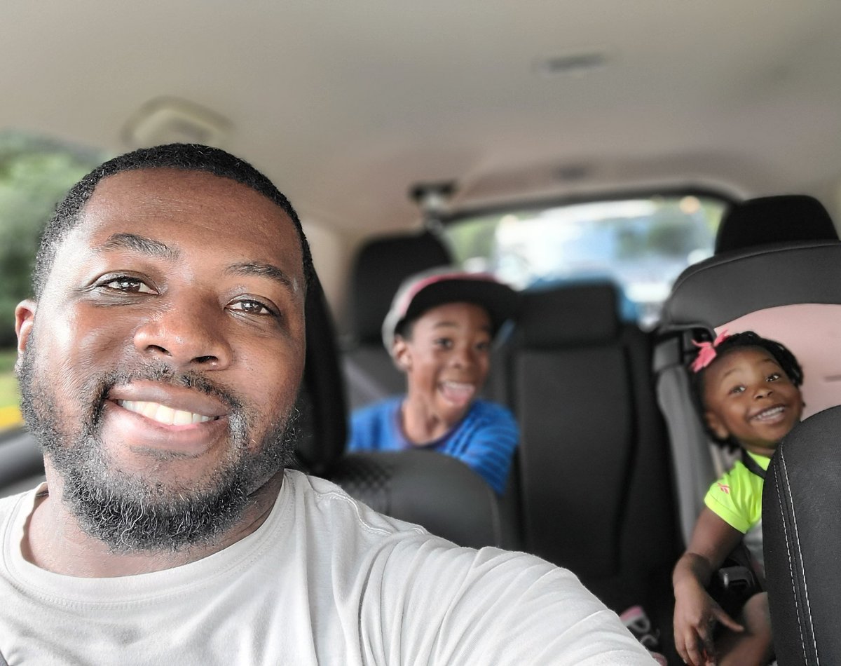 CoachSween1's tweet photo. Me: Kids are yall ready to go wash the car?

Them: YAYYYYYYYYYY CARRRRR WASHHHHH

Hanging with daddy today

#MySquad #Turnt #TheLittleThings https://t.co/xOtAseUG2L