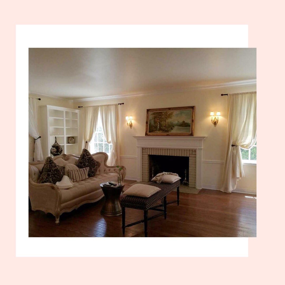 Nothing says fall like a cozy #fireplace. Luckily, we found one just in time 😉 Get a closer look at this apartment on the #PocketList app or website.
