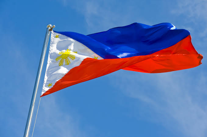 AintWhatIWas's tweet photo. I'm proud to be a kpop and kdrama fan, but for now let me put down my lightstick and raise my own flag. Some koreans may have insulted us filipinos and our country, hence we should not curse on them and show RESPECT that they haven't showed 
#cancelkorea
#ApologizeToFilipinos https://t.co/U2nZFsXOX7