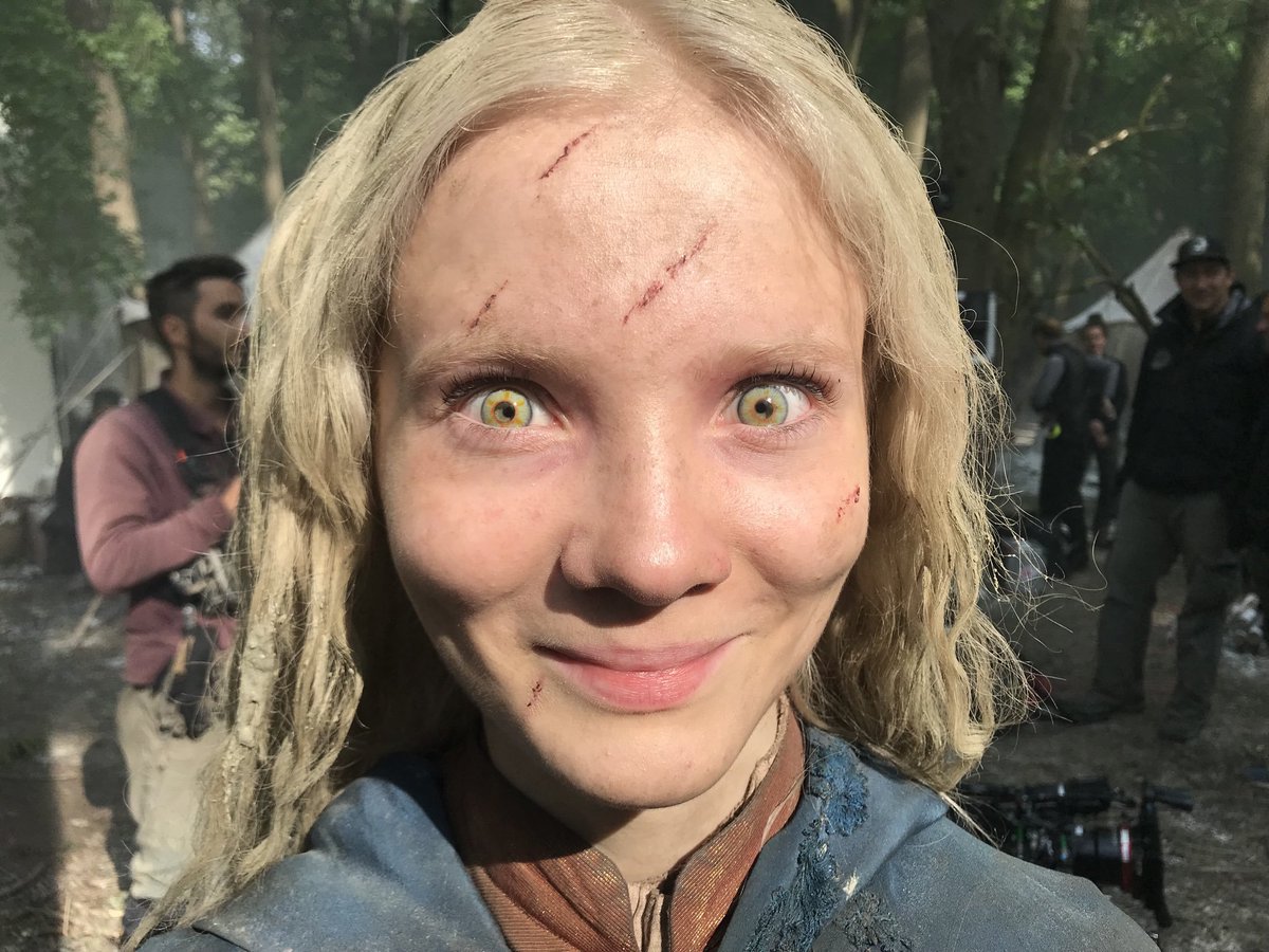 FreyaAllanFan's tweet photo. Freya Allan on the set of Netflix's "The Witcher". #TheWitcher #NetflixTheWitcher #TheWitcherNetflix #Ciri #FreyaAllan | https://t.co/ZzjkpQKSCE https://t.co/rZDpBvdgh0
