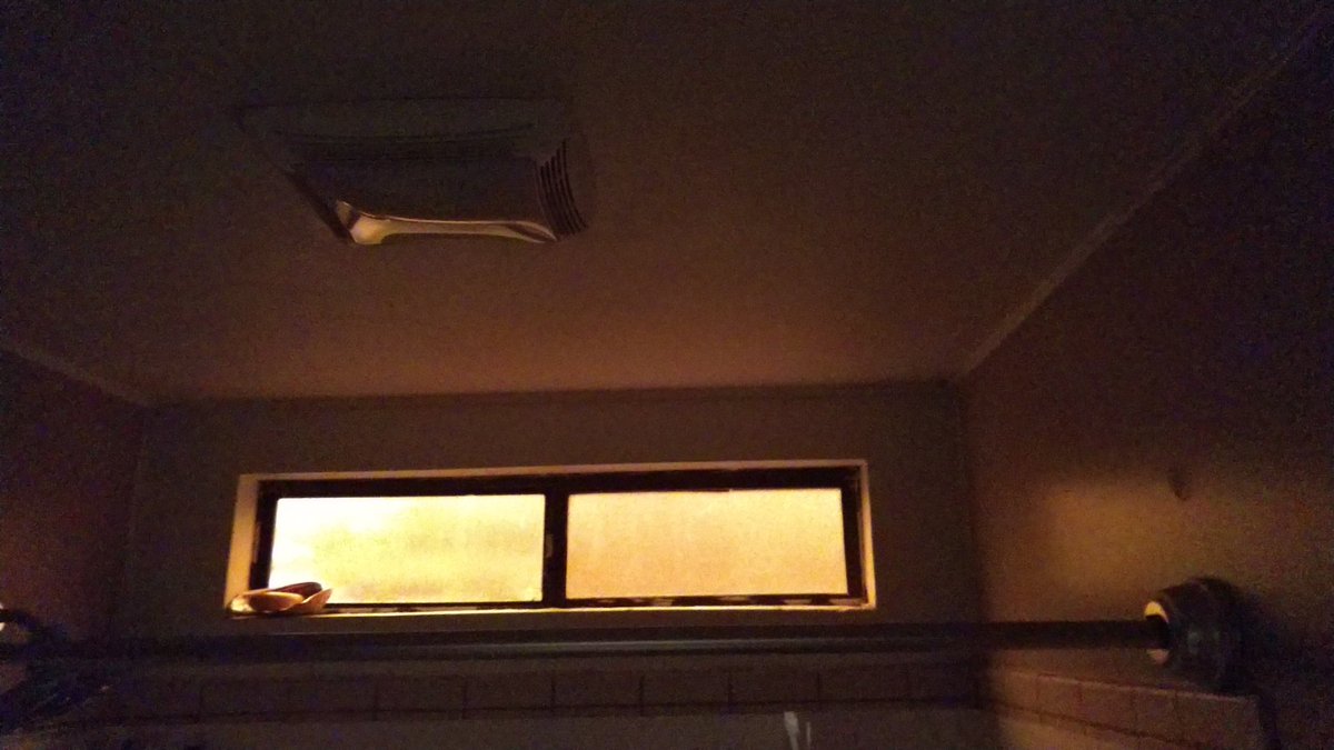 DrGarcia's tweet photo. Full on YELLOW outside. Some serious Night of The Comet-business up in here! #HellFires #nofilter https://t.co/s04wKpDrUb