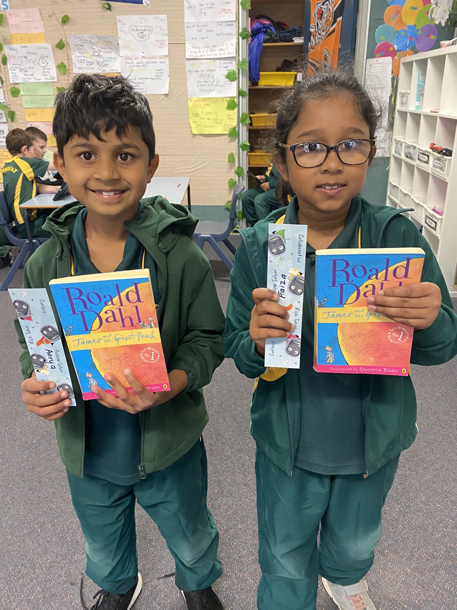 Some very excited students in 3M receiving their WhyFi bookmarks. #LearnerQualities #VisibleLearning #ThisIsBlairmount @Clapturn <a href="/AdamK8t/">Kate Cohen</a>