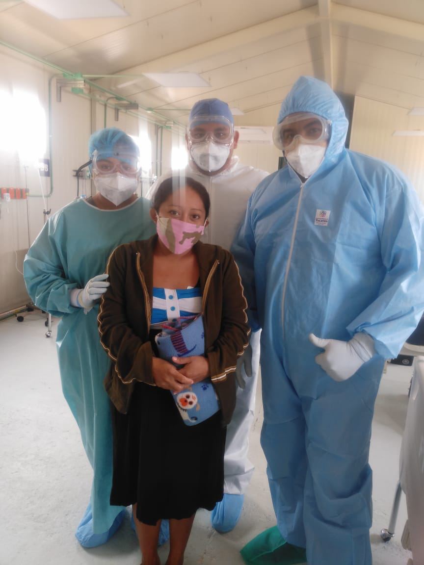 MauVila's tweet photo. Les comparto que hasta el día de hoy se han registrado 418 altas médicas en los hospitales temporales que instalamos por el Coronavirus. Del Hospital Temporal en el Centro de Convenciones Yucatán Siglo XXI hoy se dieron 33 altas y del Hospital Provisional de #Valladolid 10. (1/2) https://t.co/CXY1WKM3iu