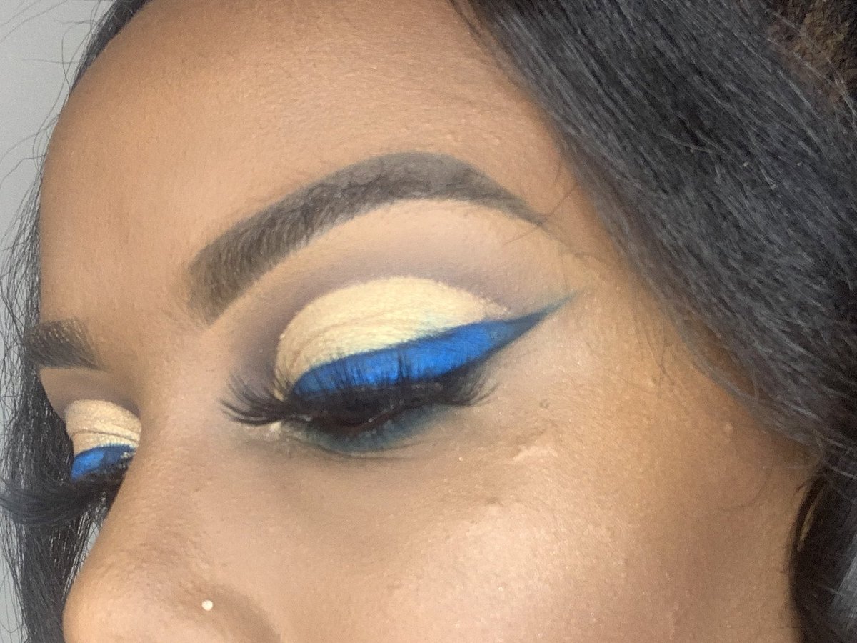 THEjavajbeauty's tweet photo. When in doubt, WING it out! π
#thejavajbeauty #thejavajway #undiscovered_muas #galvestonmua #houstonmua https://t.co/BdWQBCMS4X