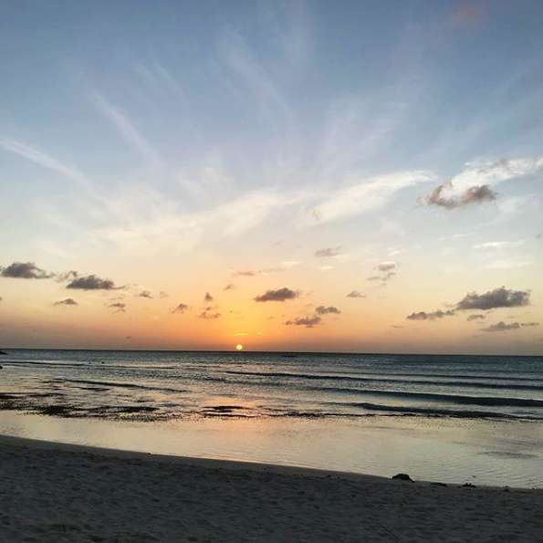 DiviResorts's tweet photo. Relax and renew 🌅
Thanks Tina Grenier Landsburg for this picture from Divi Phoenix Beach Resort on Aruba #diviresorts #aruba #diviphoenix #sunset #beach https://t.co/ym5DS1rHQg