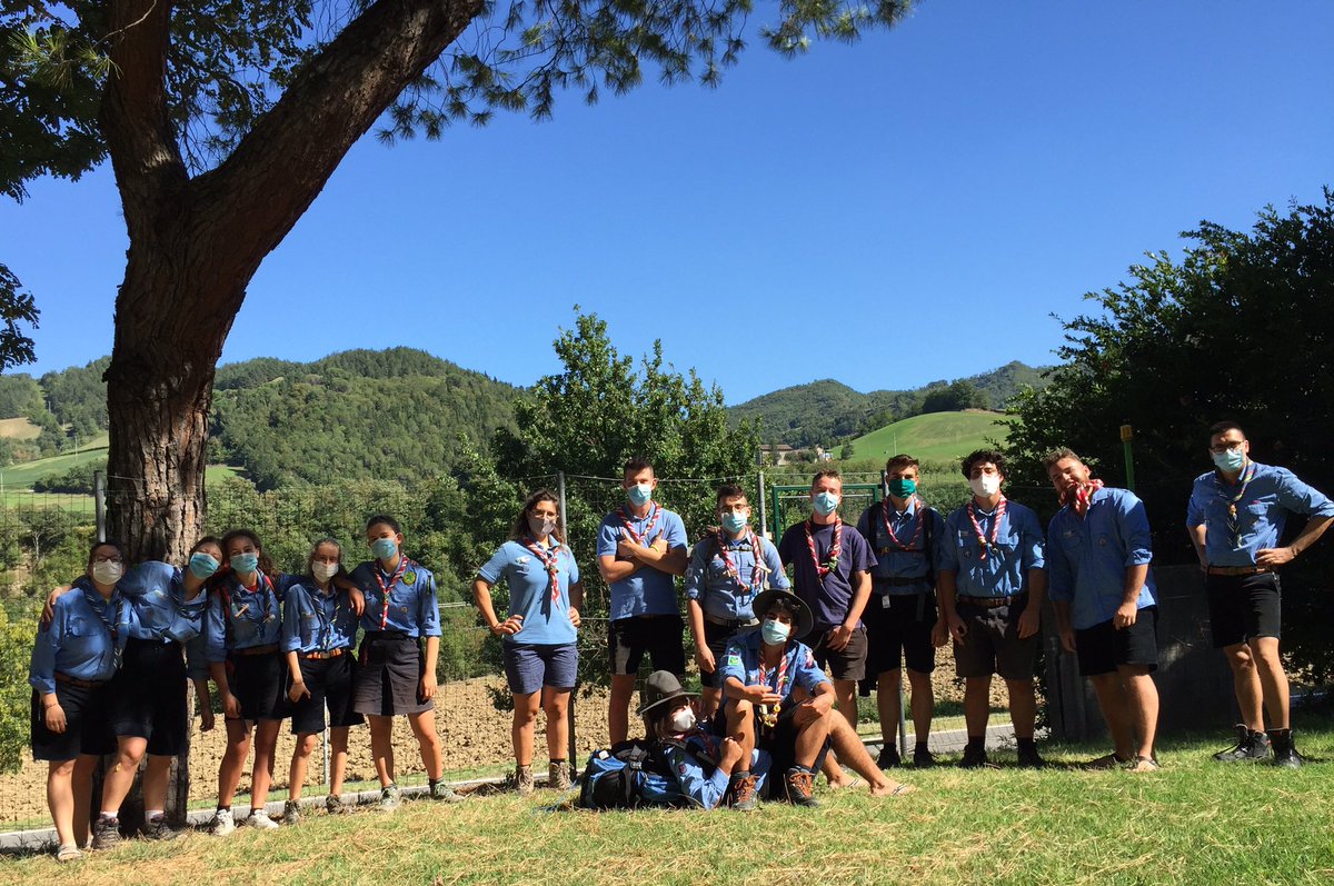 AgesciML1's tweet photo. Si sono conclusi 3 giorni di #route nelle colline faentine per il clan e noviziato gemellato di Lugo e Massa Lombarda.
👋 Un momento per ritrovarsi, 🌄fare strada insieme, 🌠guardare le stelle e scoprirsi piccoli, ⛰riprendersi i propri spazi. @emiroagesci #scout #RS #ripartenza https://t.co/IYHYG88ENq