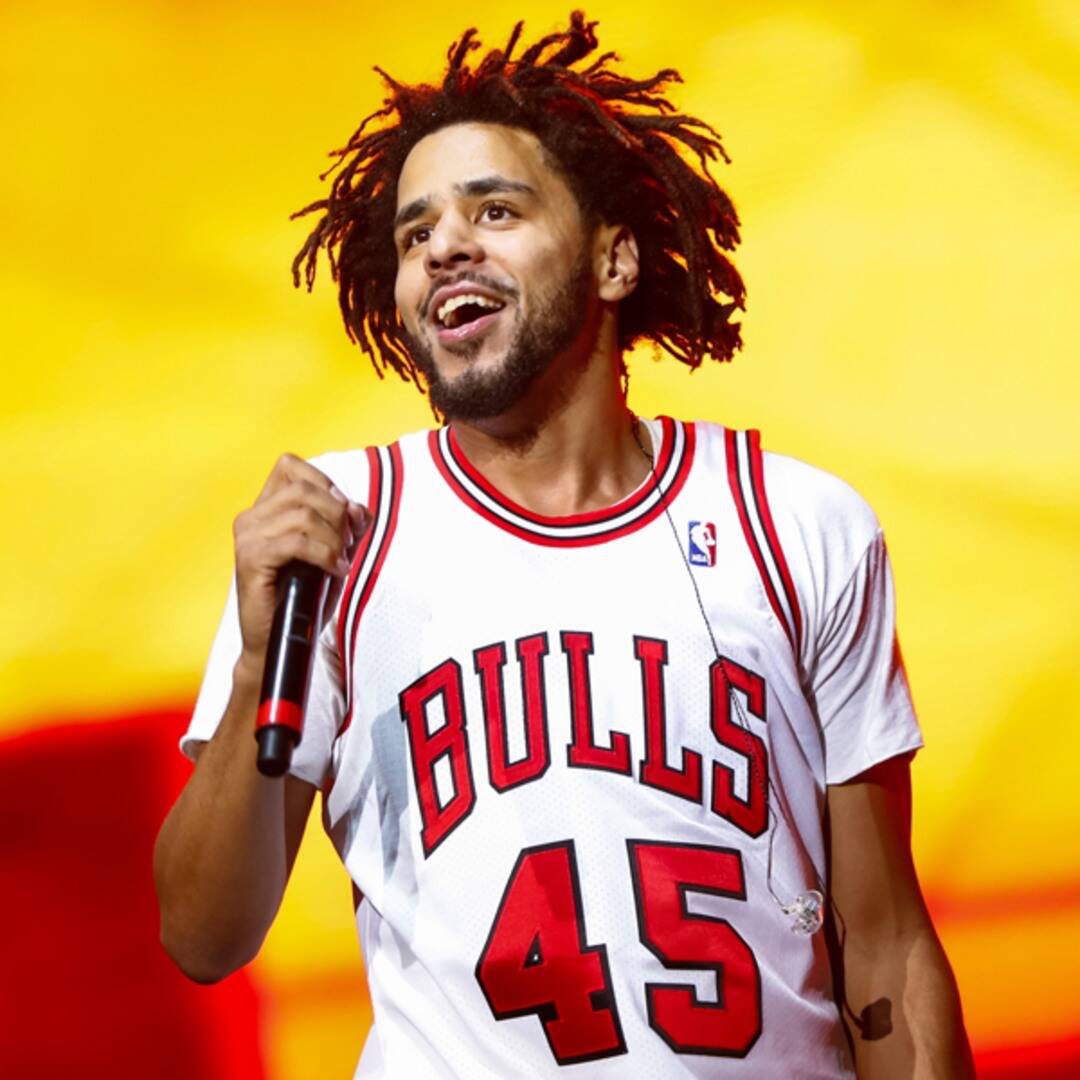 4. J. Cole Cole’s strongsuit has always been his pen game. Feel like you can catch new bars with his music basically every time you listen to it. Not to mention he has great flow and storytelling too.Fav Song - Power Trip Fav Album - 2014 Forrest Hills Drive