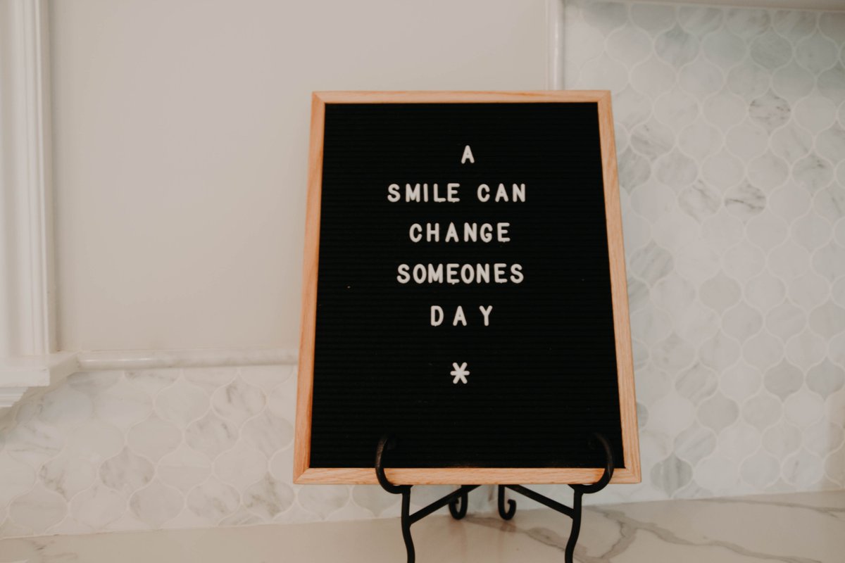 Bouncewilliams's tweet photo. The power of a smile! 

#BePositive #BeTheChangeYouWantToSee
 #AgentsOfCompass #Compass #CompassRealEstate #FindYourPlace #BounceWilliams #LetsBounce #LosAngeles #Brentwood #SantaMonica #LosAngelesRealtor #RealEstate #LosAngelesRealEstate https://t.co/qRCg4PFmv2