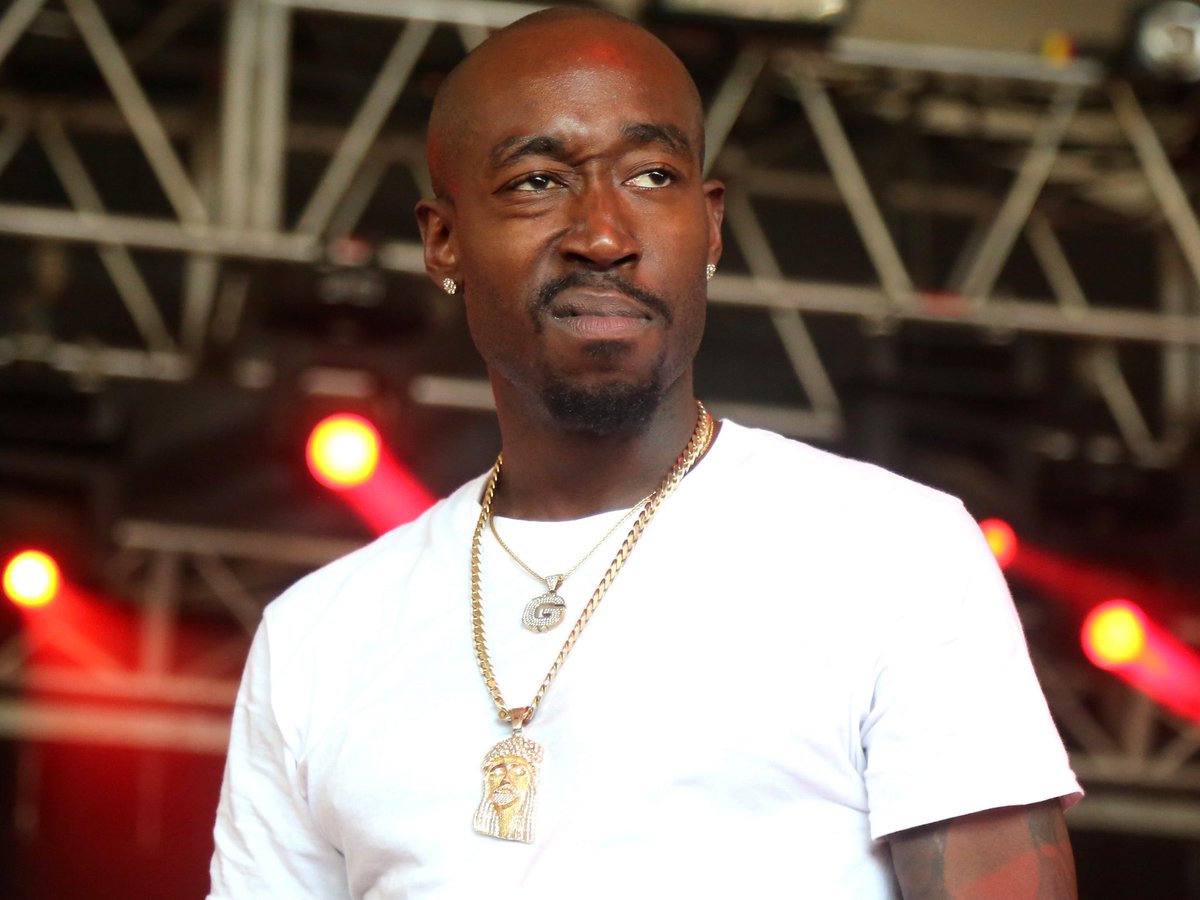 10. Freddie Gibbs Freddie has really jumped high on my list recently. Both Bandana and Piñata are some of my favorite rap albums ever. I really love Freddie for his rapping ability and dope flow. Fav Song - Crime PaysFav Album - Bandana