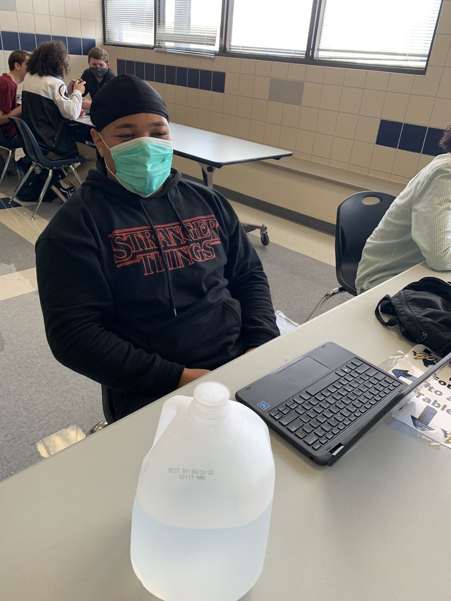 MrsJoditrammell's tweet photo. After 6 long months, welcoming back students to @boswellhs today made my ❤️ happy, happy, happy! I even caught @Ramsey_numba7 doing a little work at lunch! #thataboy #teamtrammell #ipromiseiamsmiling https://t.co/a9b3dEwjdK