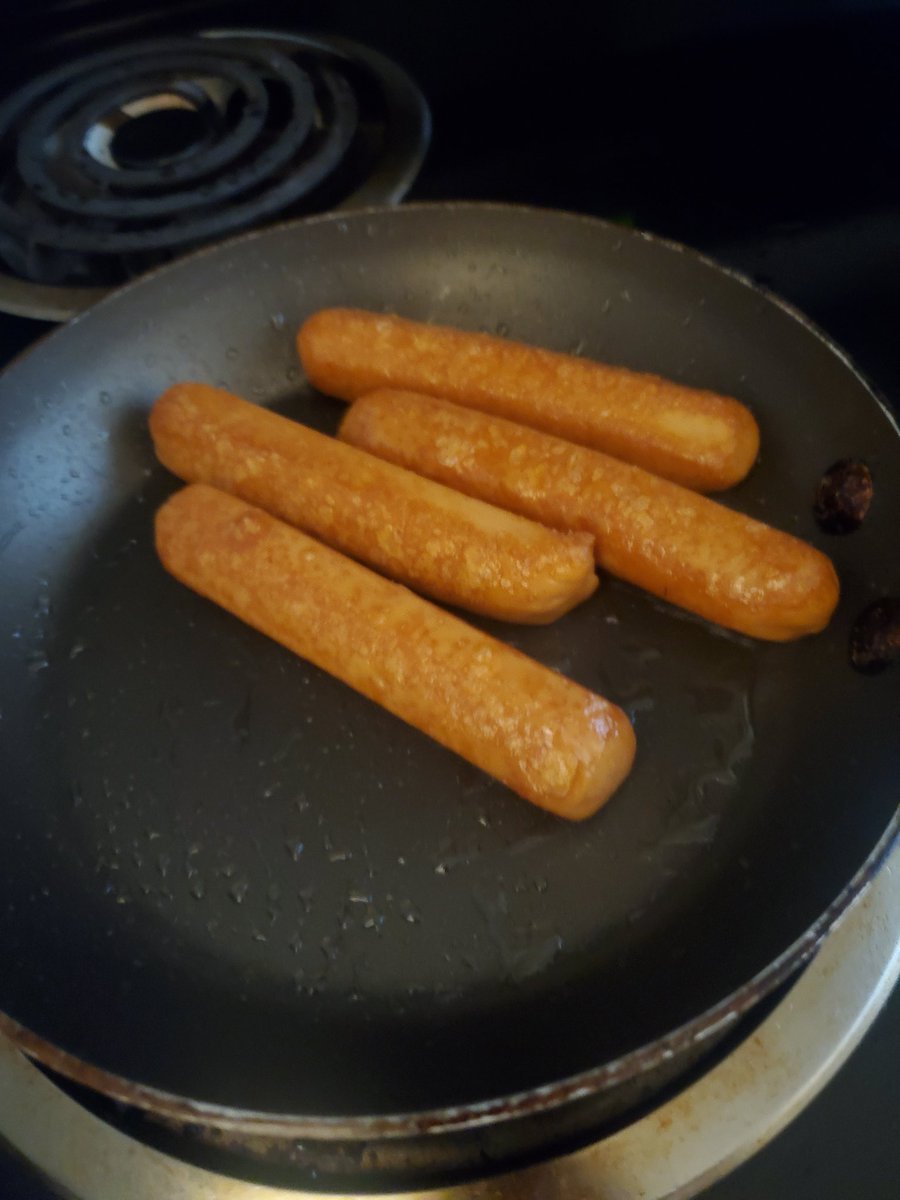 paacshow's tweet photo. How do you cook your hotdogs? https://t.co/frgsLUKq13