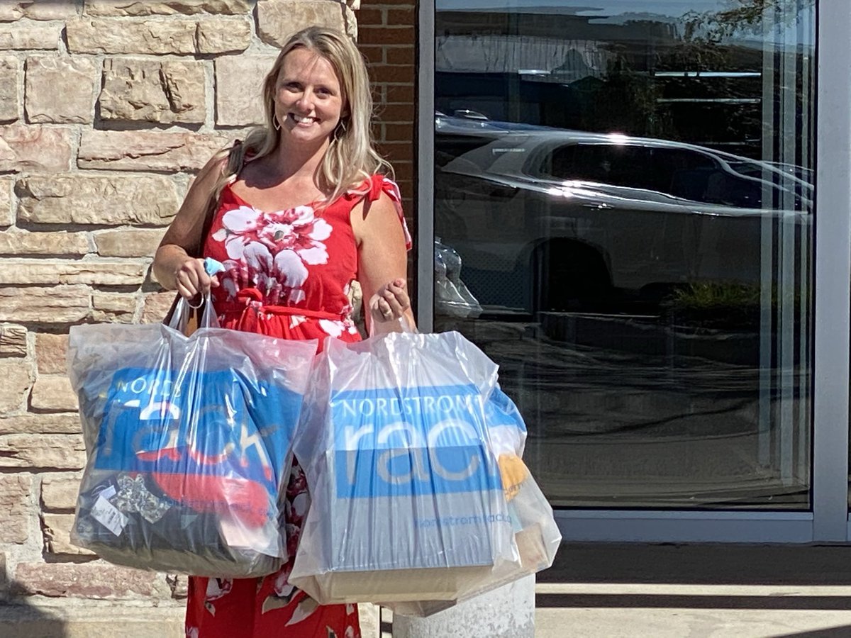 SympliCatherine's tweet photo. @SympliSamantha and I had a great time last Friday with retail therapy thanks to @Nordstrom gift card from @nitelusa!  @symplicitycom team is very blessed! Great start to a holiday weekend! https://t.co/7RiXGvH6Oa