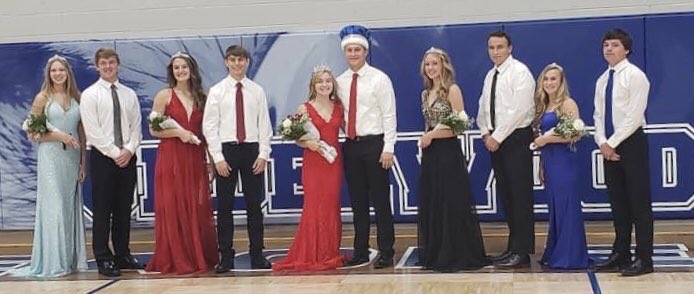 uhs_pride's tweet photo. Congratulations to Allie Robertson and Blake Hall for being crowned this year’s homecoming royalty! 🤴🏼 👸 🦅 #EaglePride https://t.co/TRdVXUlx4R