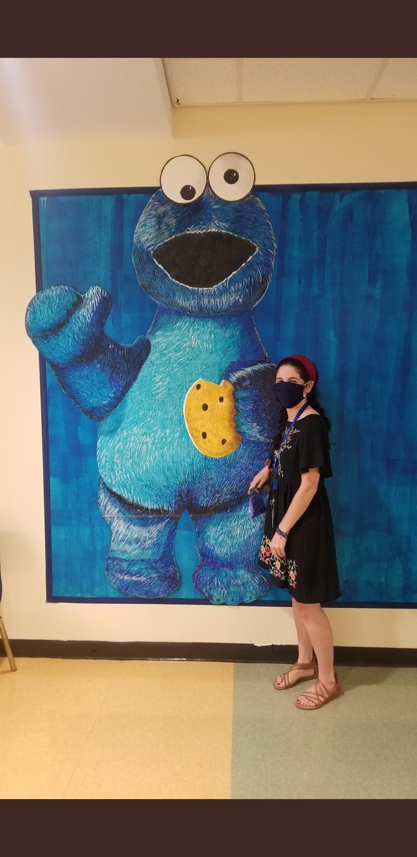 fernandeza512's tweet photo. No better way than to eat our stress away with cookies! Cookie Monster gives this a 👍! 😂🍪 https://t.co/WGN6Q64fqC