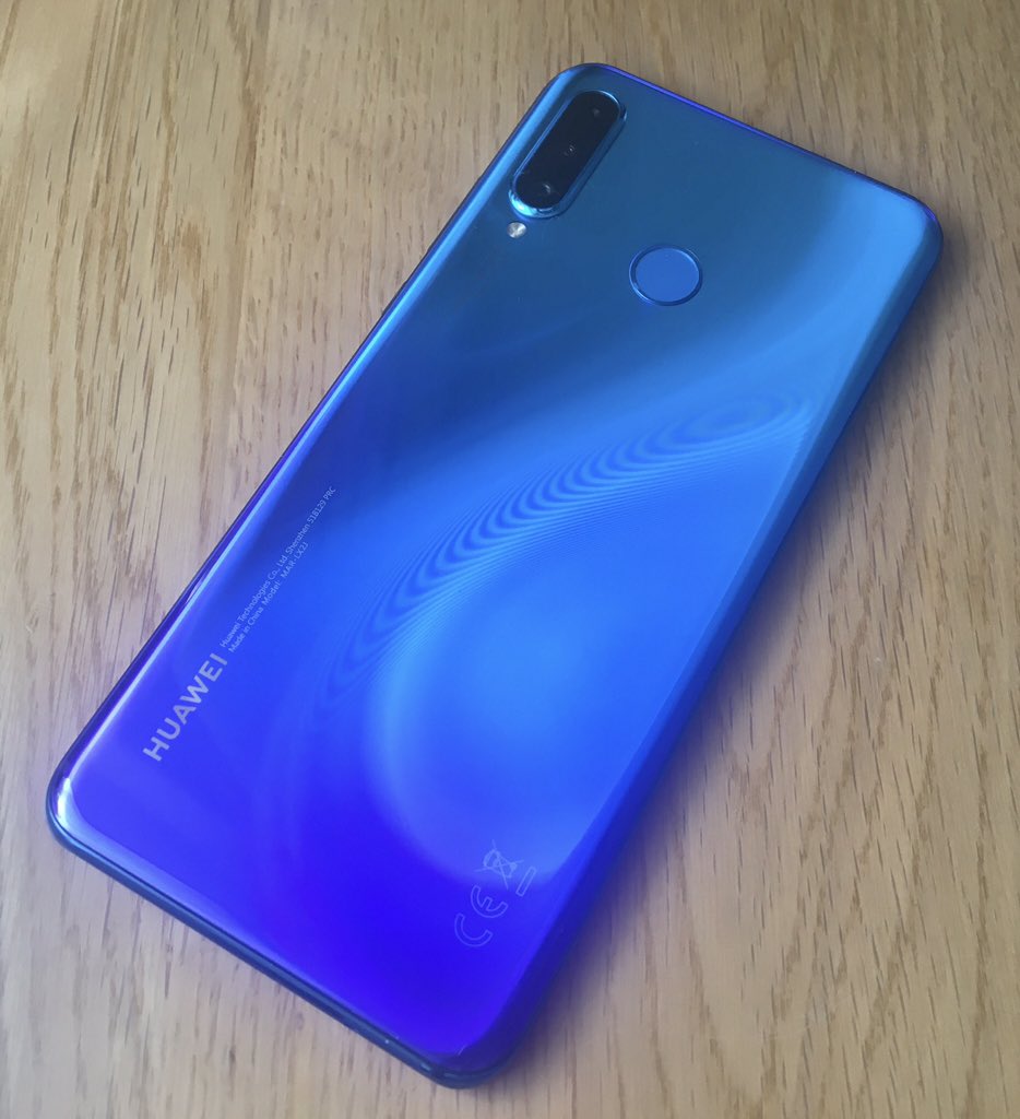 kazuui81's tweet photo. iPhoneやめて、华为技术有限公司のスマホにしました。 https://t.co/ZLBCRr9u8S
