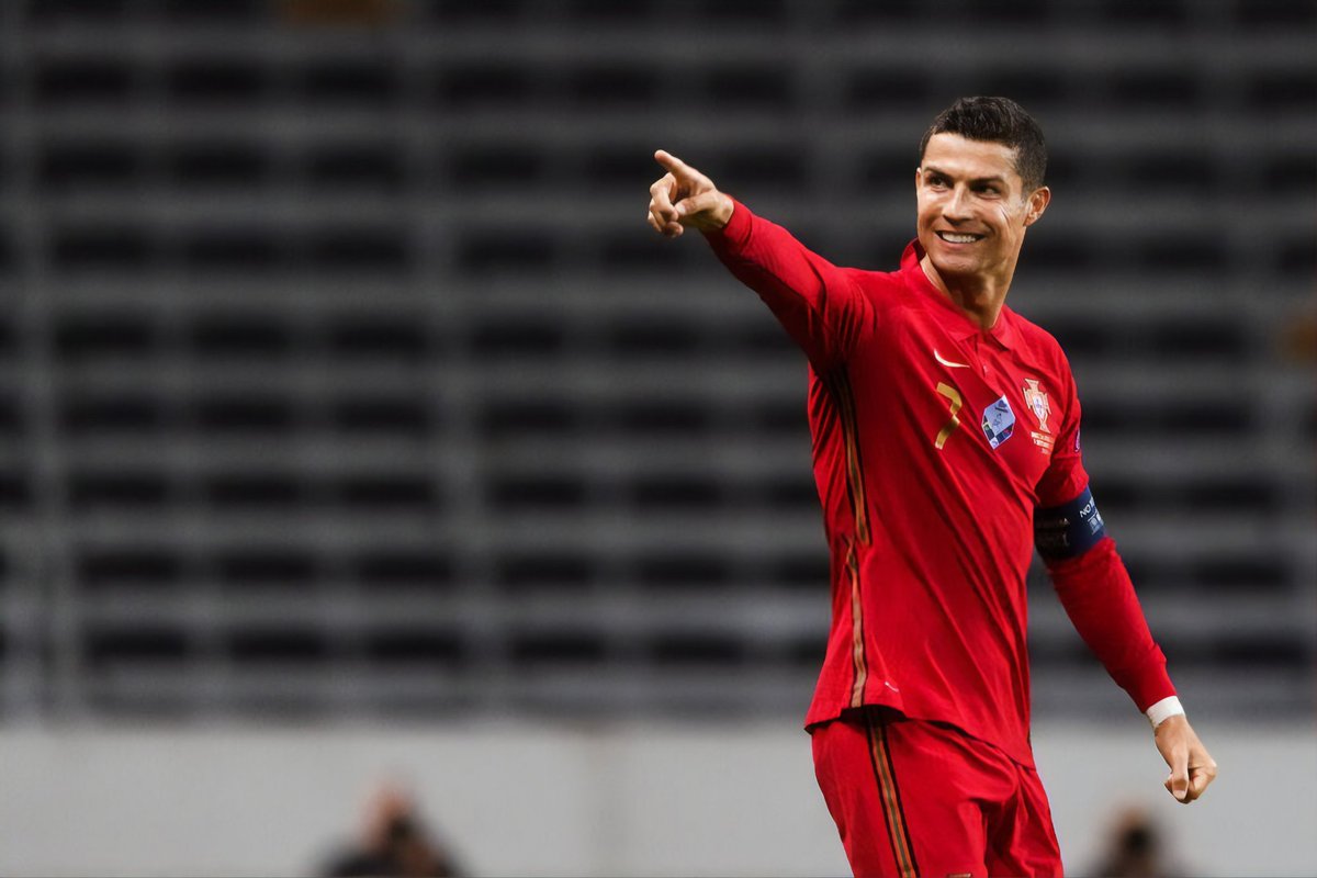 Ismael_39's tweet photo. FT. Suecia 0-2 Portugal.

➔ Nuevo triunfo portugués en la UEFA Nations League.
➔ Cristiano liquidó con DOBLETE de golazos (sus anotaciones internacionales 100 y 101).
➔ La roja de Svensson condicionó a los locales, aunque ya estaban siendo superados.
➔ Olsen evitó la goleada https://t.co/msmxTy4Opt