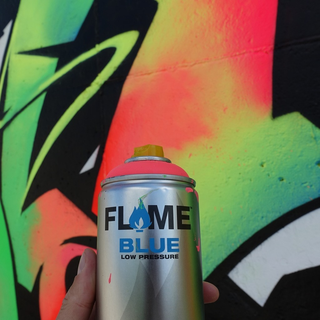 BombingScience's tweet photo. Amazing color, amazing coverage, amazing price, what more can you ask for! Get your Flame blue paint from our shop, link in bio
Via @s.kape289
#graffiti #graff #bombingscience #flamepaint #flameblue https://t.co/wzwMTPZcgB | https://t.co/3X1nRYGgNX