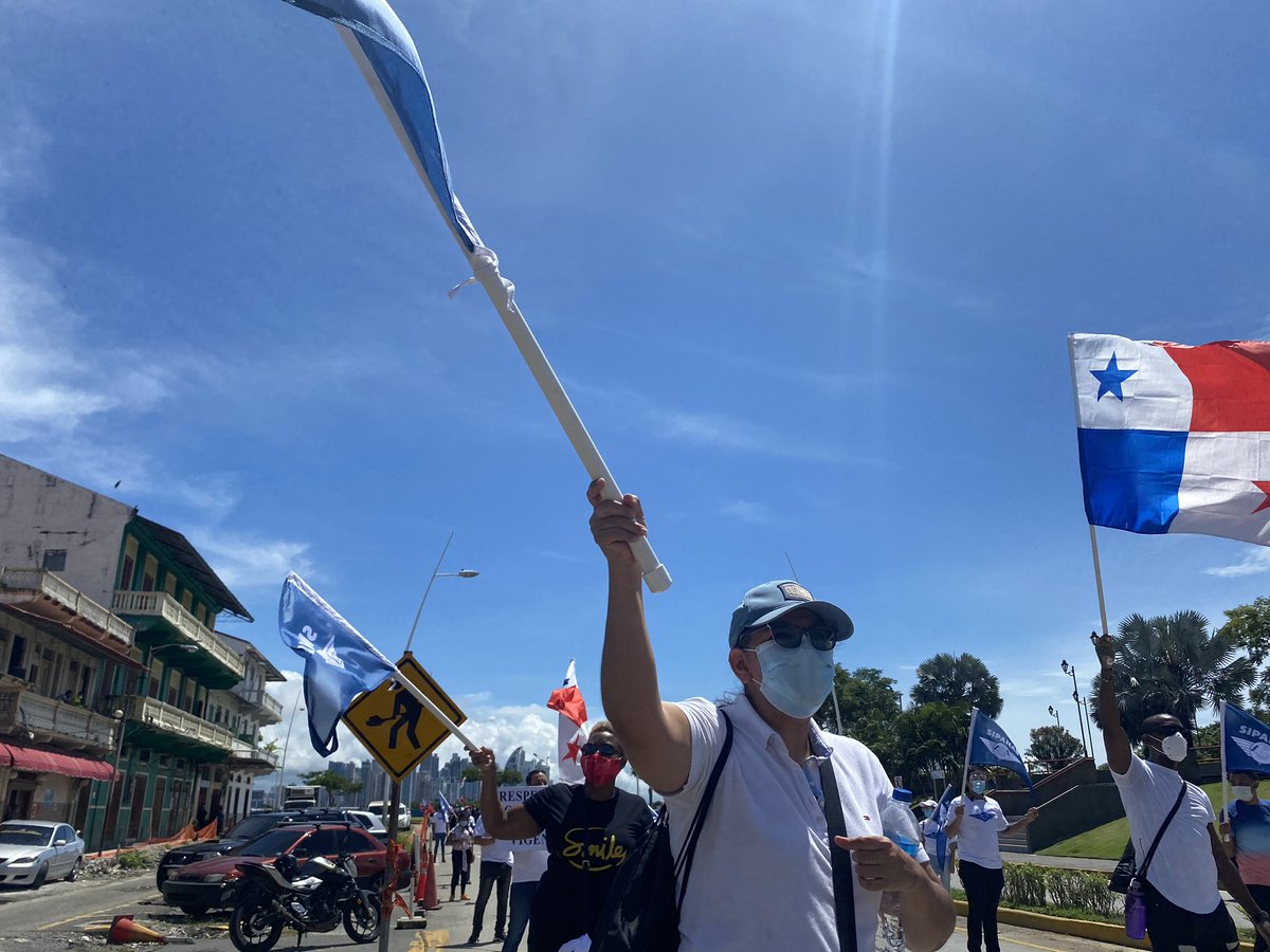 Trabajadores de Copa Airlines protestaron hoy contra la intención de la empresa de violentar sus convenciones colectivas. La empresa sugiere disminución de jornada hasta diciembre de 2021, mientras la normativa  contempla que esto hasta el 31 de diciembre de este año <a href="/teleSURtv/">teleSUR TV</a>