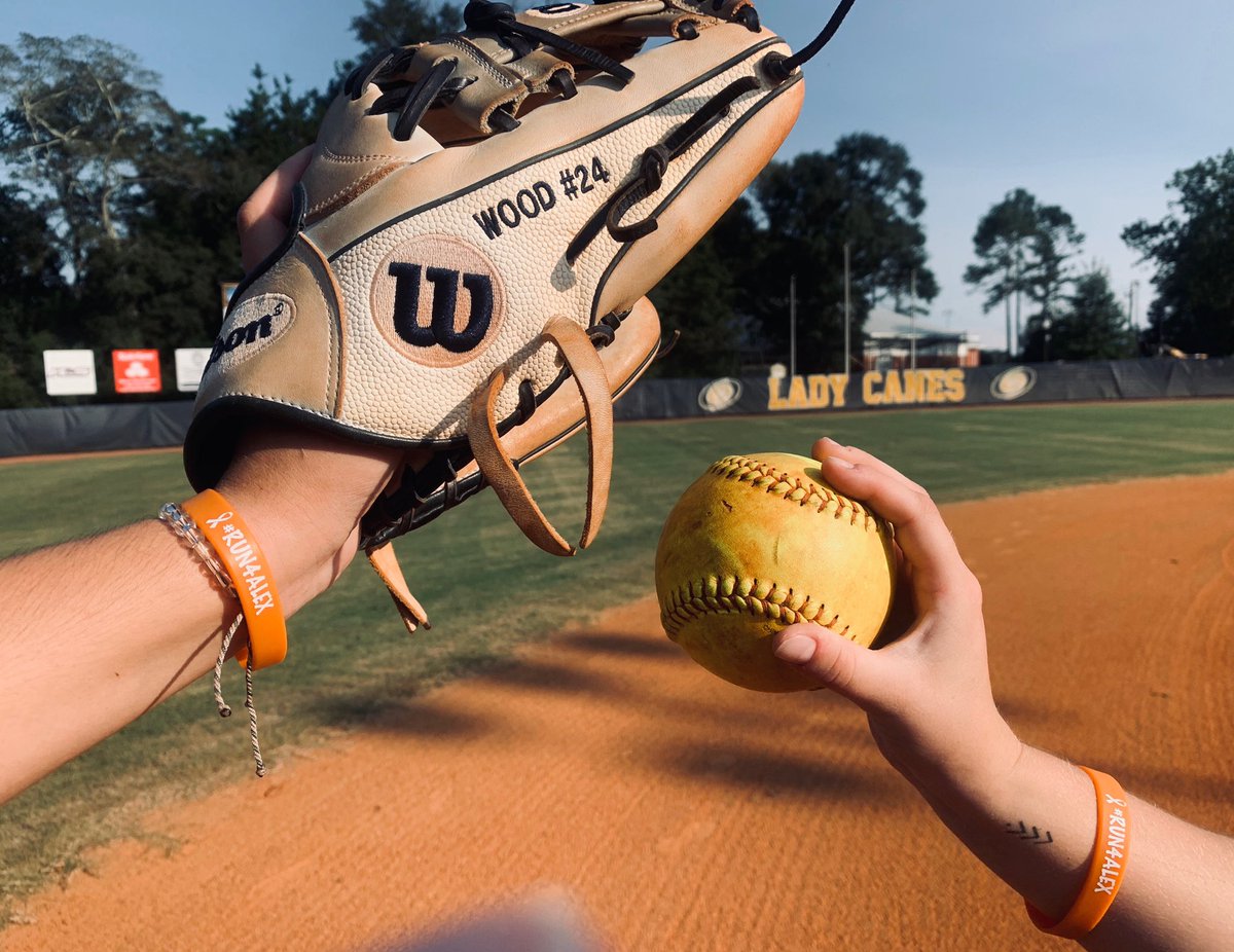_GSWSoftball's tweet photo. Please help us show support for @alexriccardi during her battle against leukemia. We #Run4Alex every sprint, every mile, every lap with her in our hearts. Wristbands are $3 and all proceeds go to the Leukemia and Lymphoma Society 🧡 DM for wristband #Run4Alex #canesbaby💙🌪⭐️ https://t.co/g1pvsnBTVW