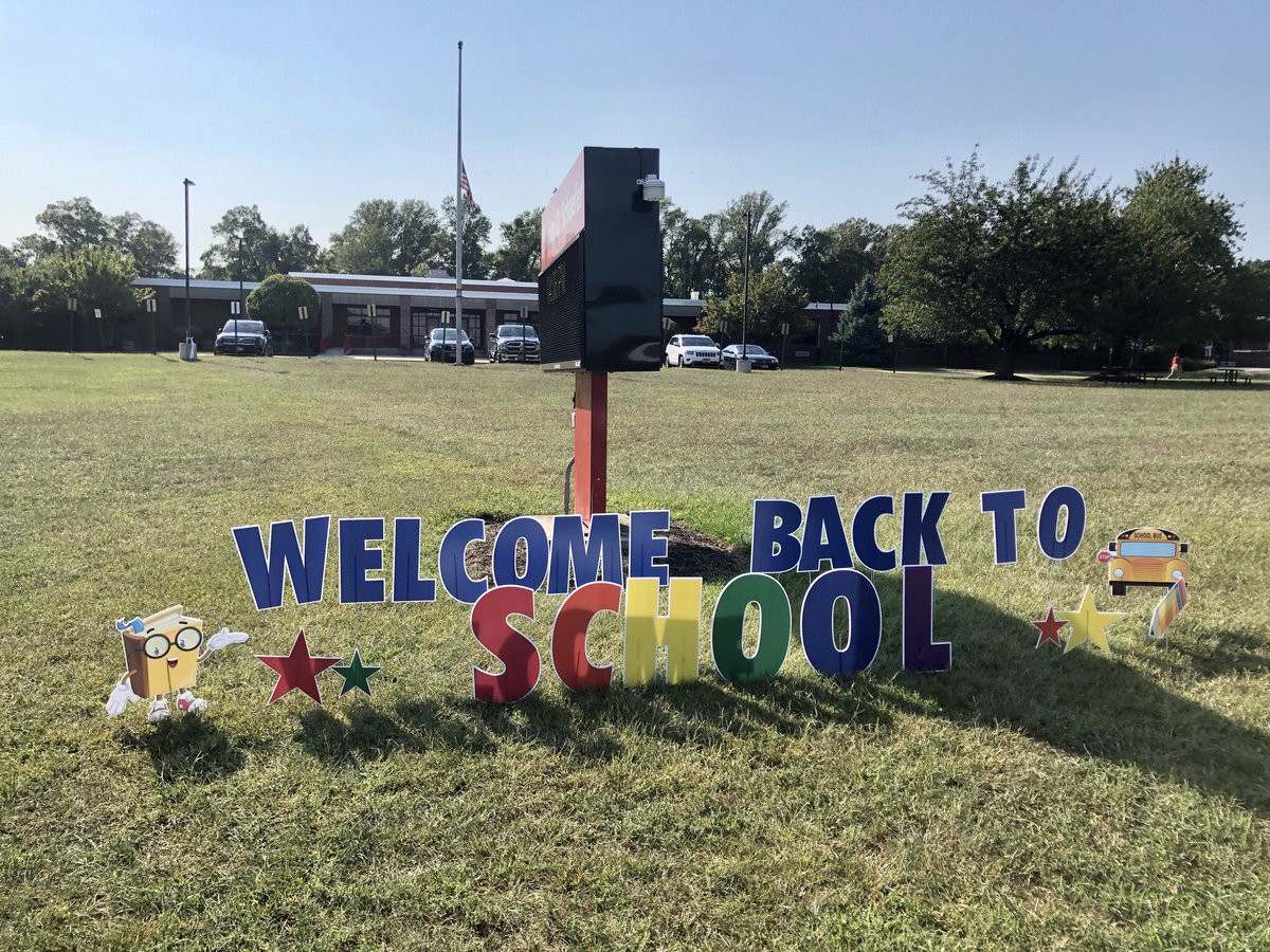 KerryCassetti64's tweet photo. I had a great day today meeting my new second grade class! We are off to a great start! https://t.co/YjheFBFCAp