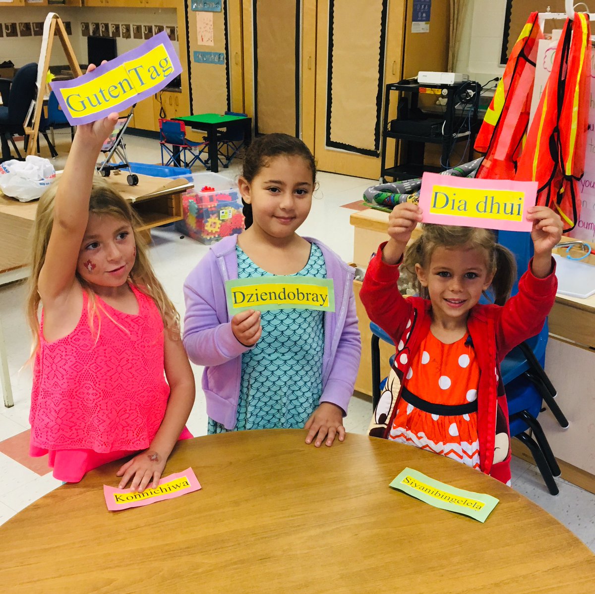 lobnafrench's tweet photo. Can’t wait to welcome all #PLASP  children to the program!!  Let’s have a safe, happy &amp; successful year!! 💙💛 #Wellbeing #SafeSeptemberON @PLASP_CCS https://t.co/gYxtZdhC9s