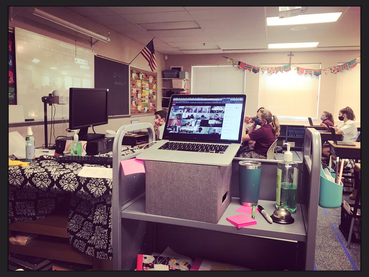 amylpie's tweet photo. Cart, computer, sound bar/ camera, @Nearpod , #googlemeet , Go!
First full day was fairly seamless in the sixth grade! #sotiknights @archbaltschools #aobedchat #schoolsreopening #firstdayofschool #sixthchat https://t.co/piOac5Bqyh