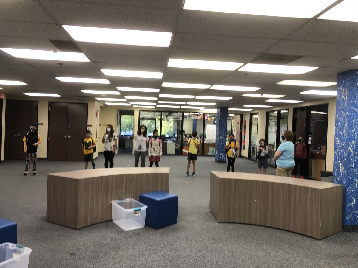 center_nj's tweet photo. First day of school 2020-2021! Students back in school😃! Students and staff together after 6 months. Hurray. https://t.co/m2kwtupG0t