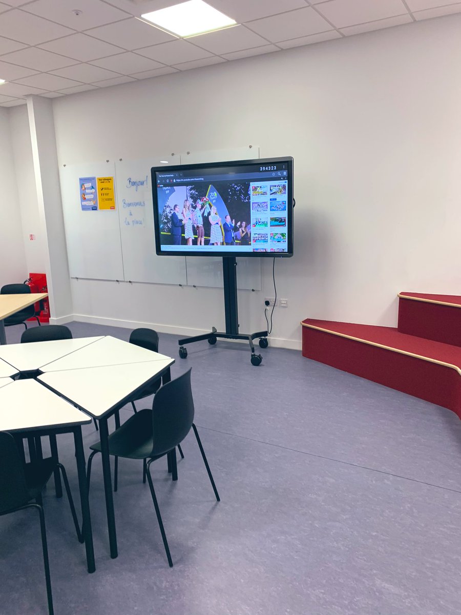 KManse84's tweet photo. Out & about first thing on Tuesday morning & @qhslanguages currently my favourite spot in school with their @LeTour coverage. Some fantastic knowledge & input by our young people. #makinglearningrelevant 🚴♂️🚴♂️🚴♂️🇫🇷📺 #weareQHS https://t.co/5UfLENjatd