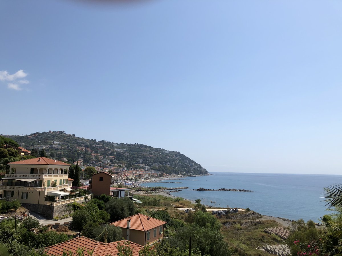 JasperFoter's tweet photo. #Sanremo #Liguria #ospedaletti https://t.co/qZp5sKRpe9