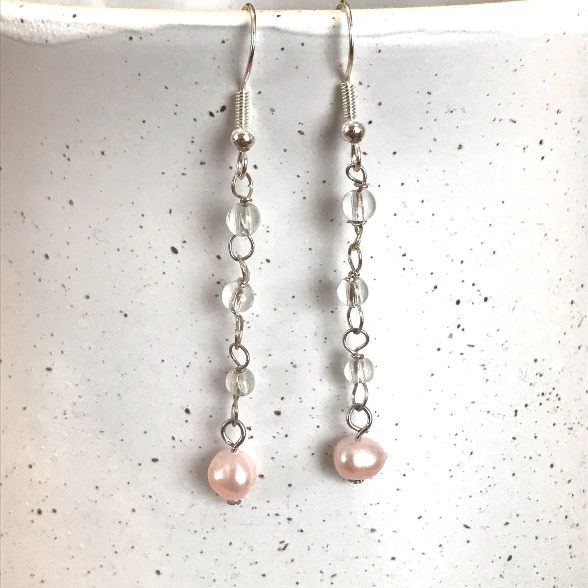 CaitsStudio's tweet photo. New items coming soon!
#earringsoftheday #beadedearrings #beadedjewelry #dangleearrings #danglechain #chainearrings #caitsstudiodesigns https://t.co/LDwsDOCsuv